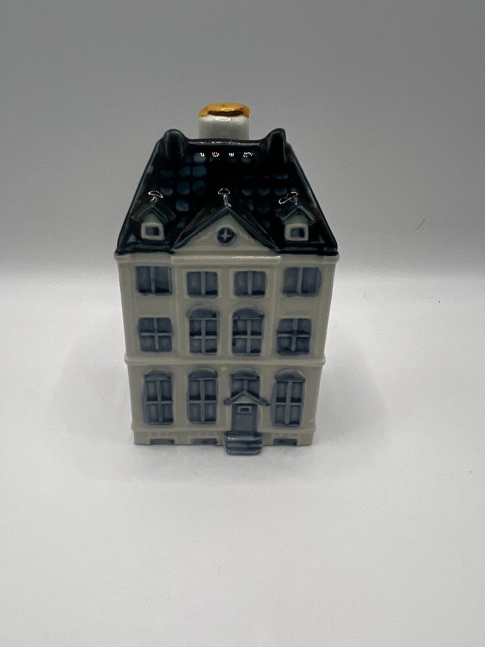 Vintage KLM Delft Blue House No. 48 Bols Royal Distilleries Wax Sealed